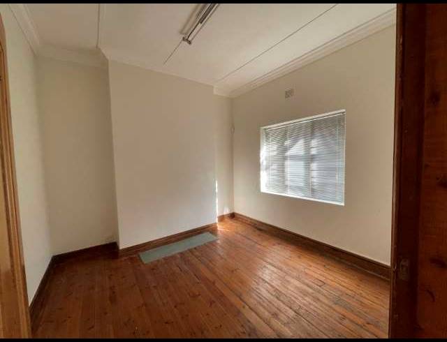 433M² BUILDING TO LET IN VREDEHOEK